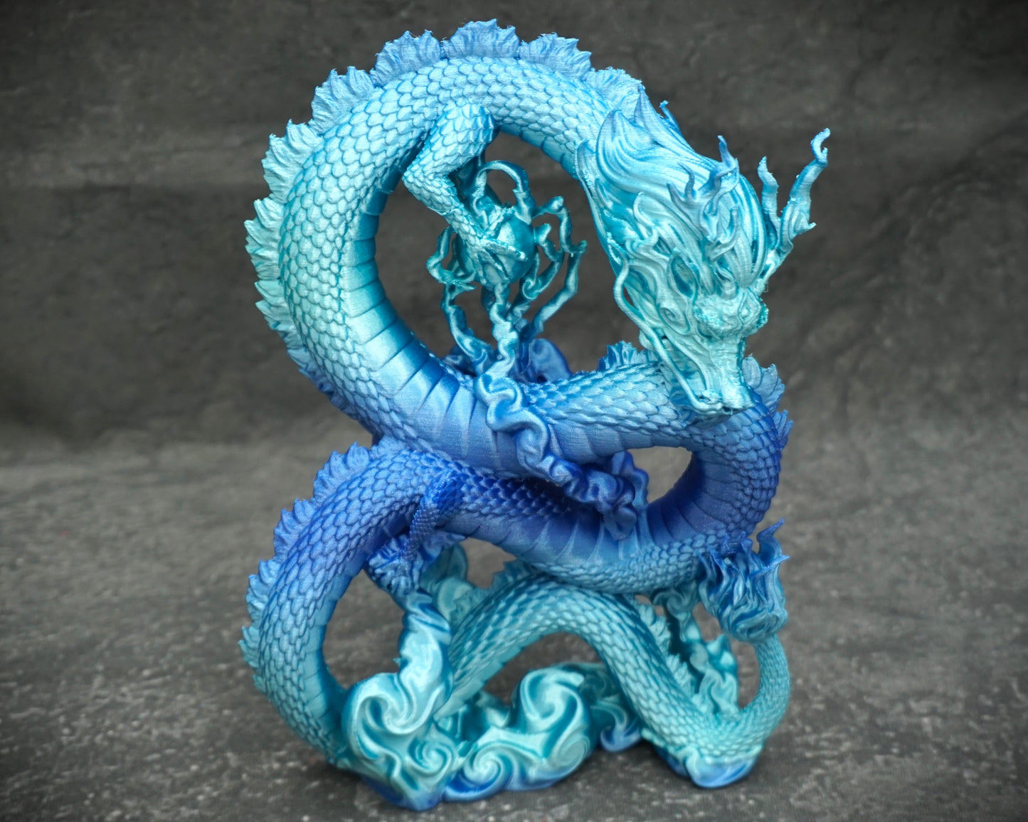 Azure Wolken Drache