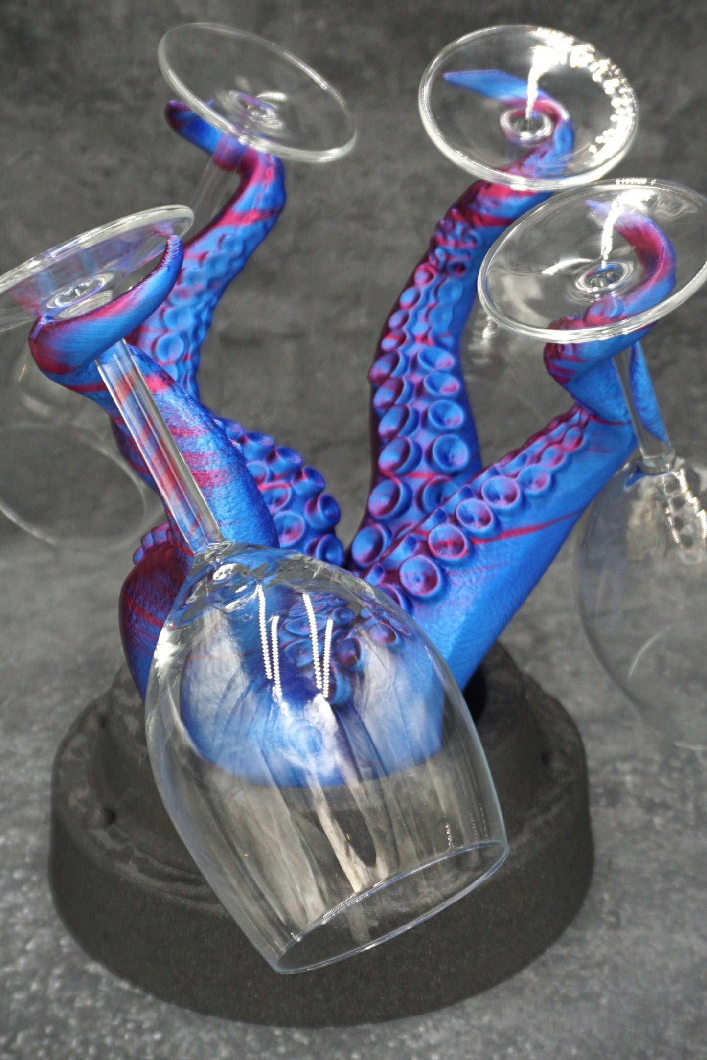 Tentacle wine glass holder